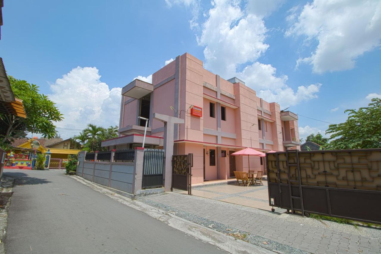 Karana House Syariah Hotel Melati Exterior photo